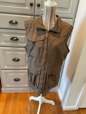 Men's Eddie Bauer Brown Travex Travel Sleeveless Vest, Size M